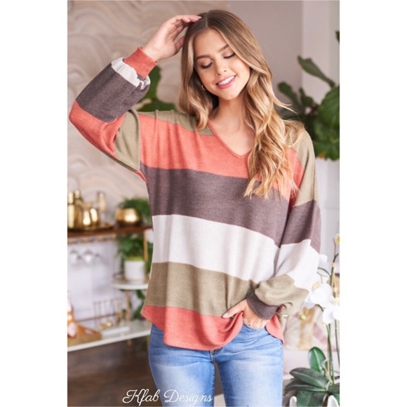 Multi colored long sleeve ,v neck, & ribbed top. - Picture 6 of 10